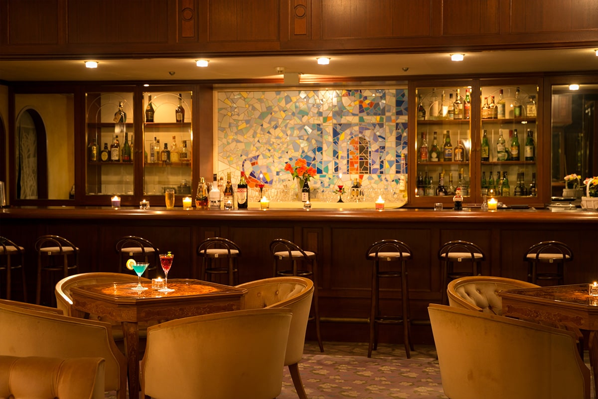 main BAR GARYO'S